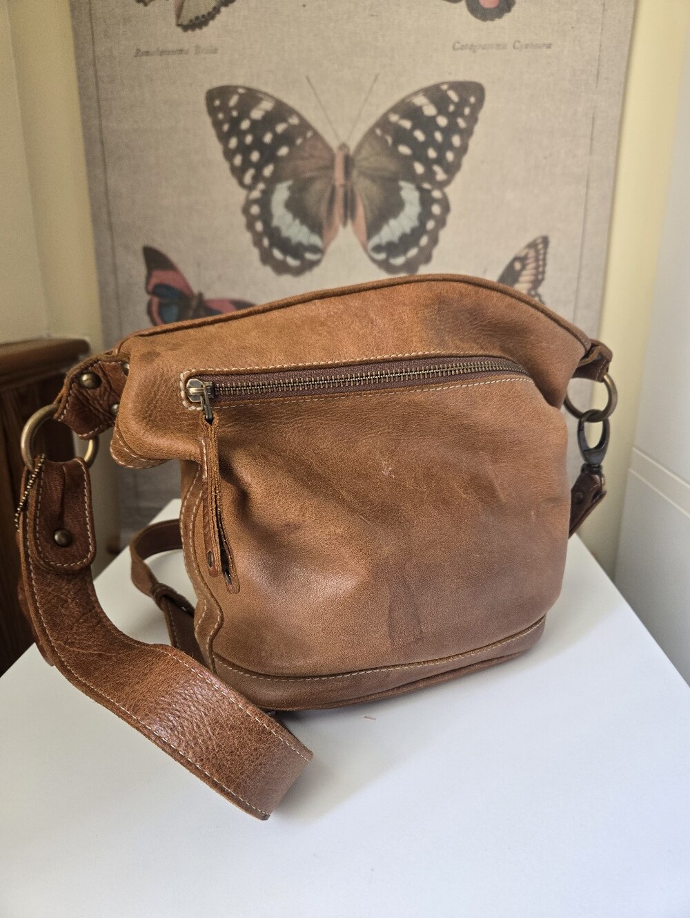 Vintage Roots Leather Bag - Picture 5 of 14